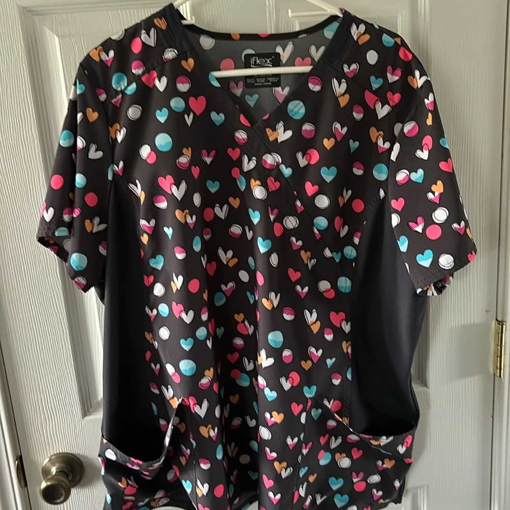 Women’s scrub top